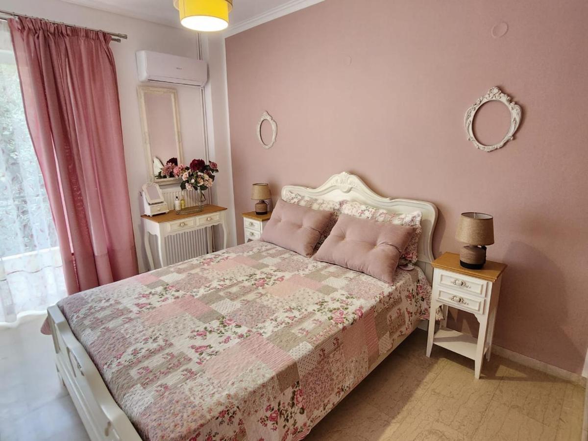 Queen Aspri Apartment 3' Min To The Beach! Антикира Экстерьер фото