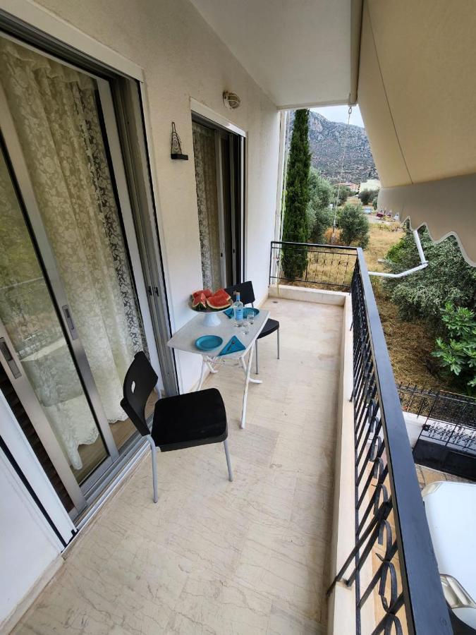 Queen Aspri Apartment 3' Min To The Beach! Антикира Экстерьер фото